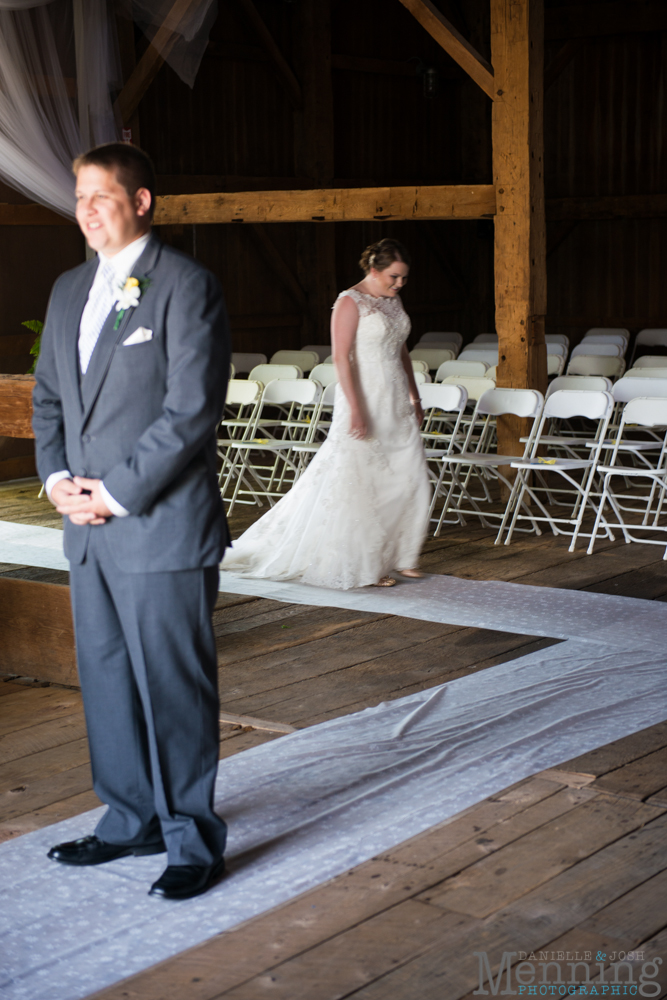 Keely_Mitch_The-Links-at-Firestone-Farms_Rustic-Country-Barn-Wedding_Youngstown-OH-Wedding-Photographers_0011