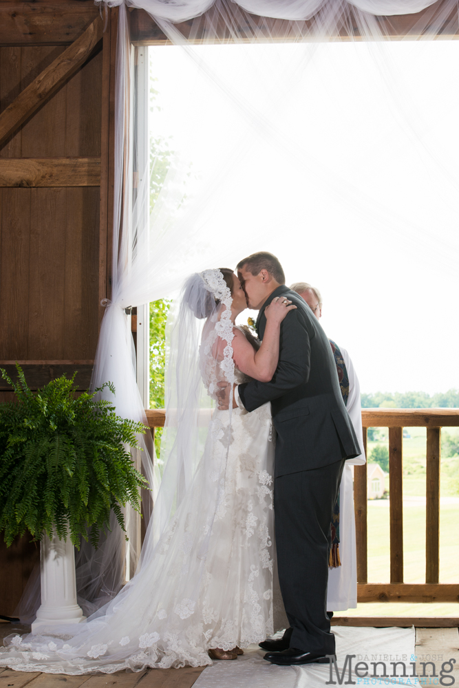 Keely_Mitch_The-Links-at-Firestone-Farms_Rustic-Country-Barn-Wedding_Youngstown-OH-Wedding-Photographers_0056