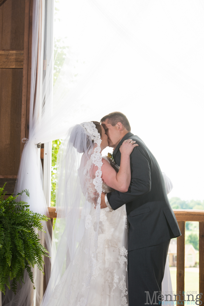 Keely_Mitch_The-Links-at-Firestone-Farms_Rustic-Country-Barn-Wedding_Youngstown-OH-Wedding-Photographers_0057