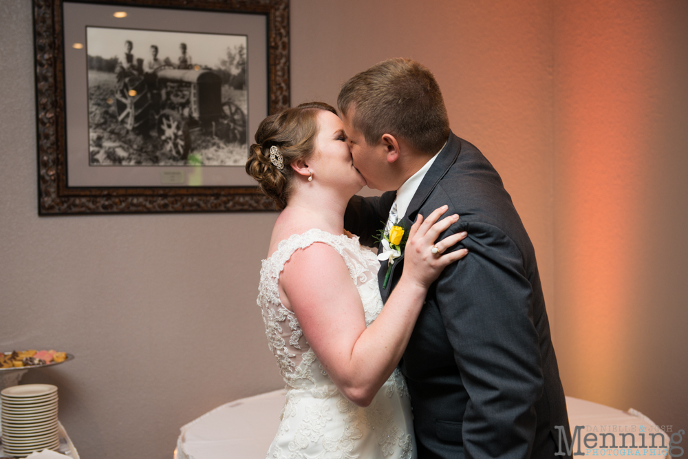 Keely_Mitch_The-Links-at-Firestone-Farms_Rustic-Country-Barn-Wedding_Youngstown-OH-Wedding-Photographers_0087