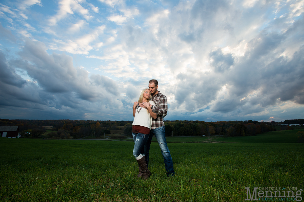 Brittney_Tyler_Fall-Country-Rustic-Engagement-Session_Youngstown-OH-Photographers_0048