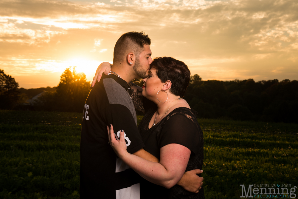 Kelsey_Cliff_White-House-Fruit-Farm_Country-Fall-Engagement-Session_Youngstown-OH-Photographers_0035