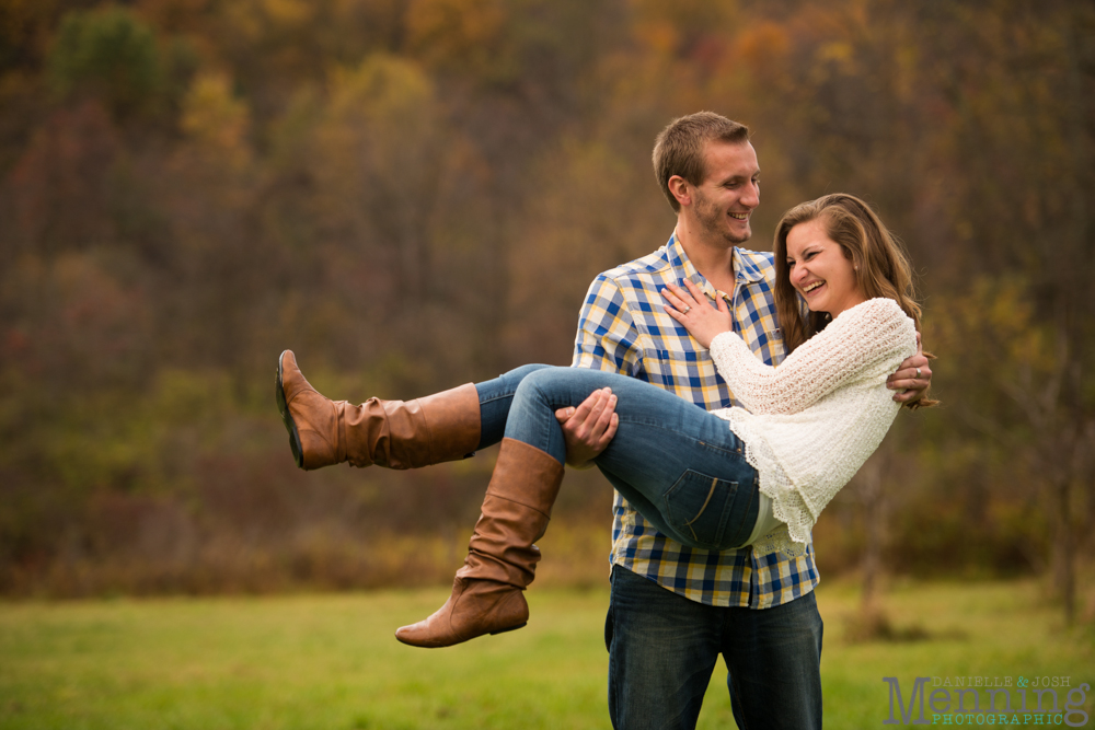 Sara_Jonathan_Generations-Coffe-House_Country-Fall-Engagement-Photos_Youngstown-OH-Photographers_0032