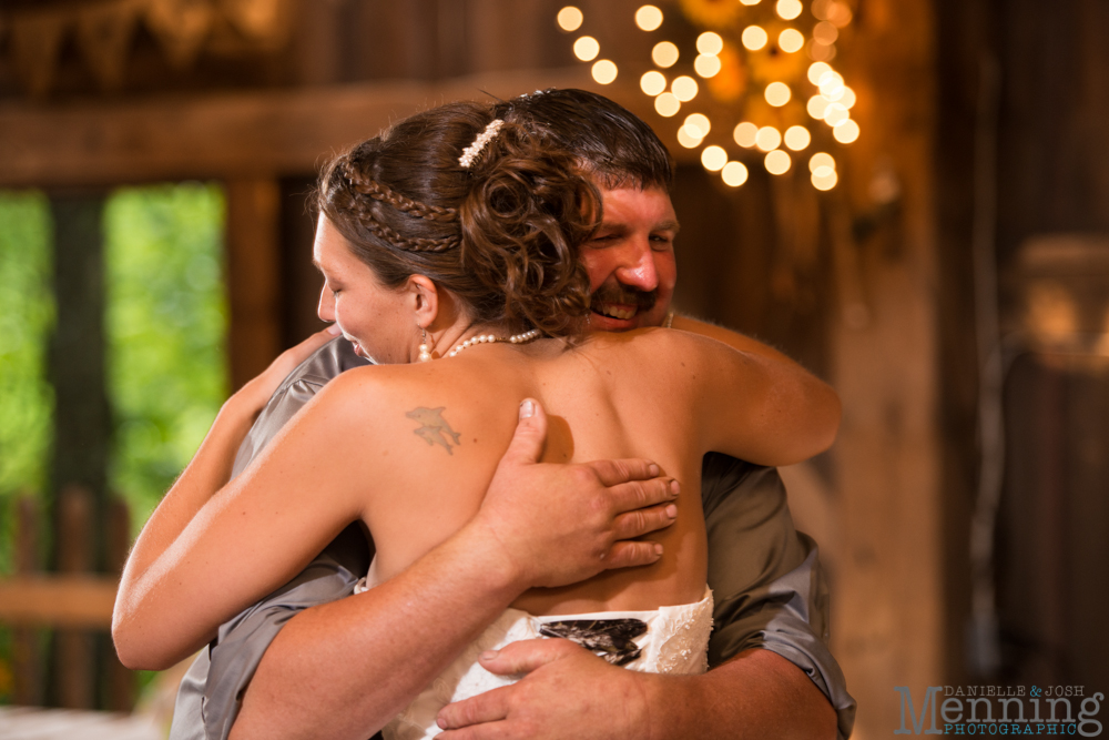 Amber_Matt_Mitchell-Ponds-Inne_Knox-PA_Rustic-Barn-Wedding_Youngstown-OH-Wedding-Photographers_0077