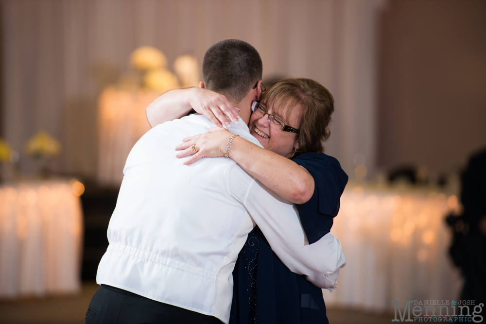 Carissa_Josh_Stambaugh-Auditorium_Youngstown-OH-Wedding-Photography_0077