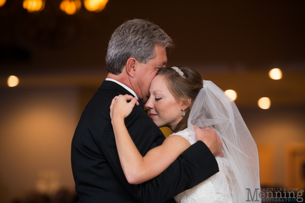 Sarah_Frank_The-Links-at-Firestone-Farms_Fall-Barn-Wedding_Columbiana-OH-Wedding-Photography_0098