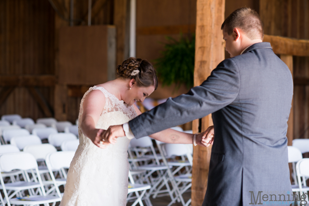 Keely_Mitch_The-Links-at-Firestone-Farms_Rustic-Country-Barn-Wedding_Youngstown-OH-Wedding-Photographers_0014