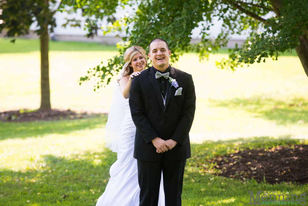 pros and cons of a first look on your wedding day