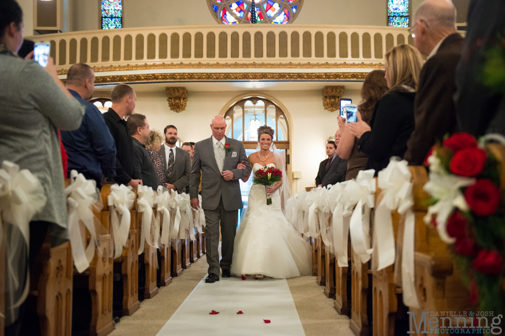 Erica_John_Holy-Triniy-Parish_Mountaineer-Casino_East-Liverpool-OH_Youngstown-OH-Wedding-Photographers_0018