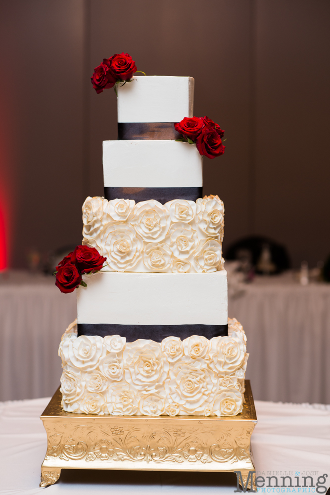 classic wedding cake