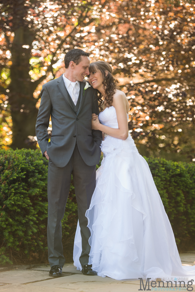 wedding photos at Fellows Riverside Gardens