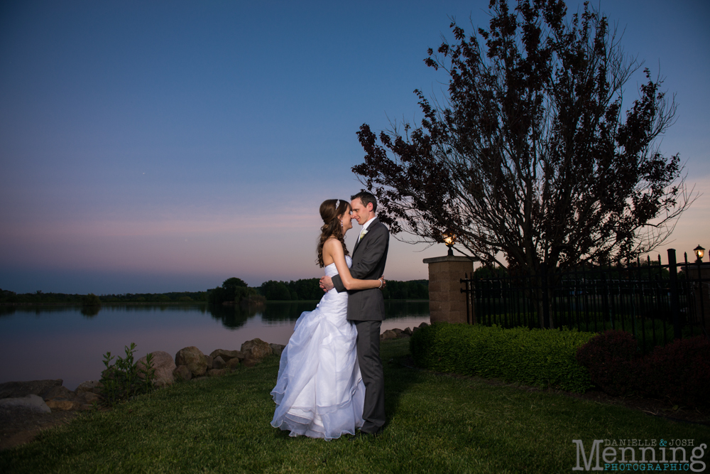 Avion on the Water wedding photos