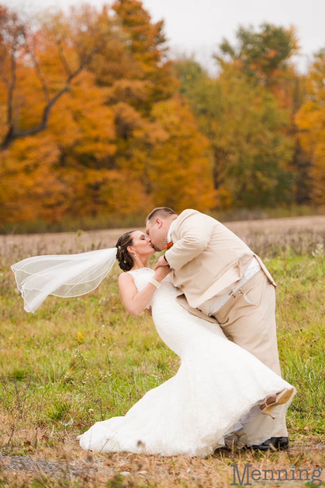 fall foliage wedding photos