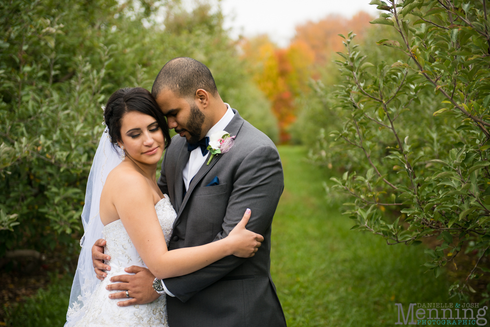 White House Fruit Farm wedding photos