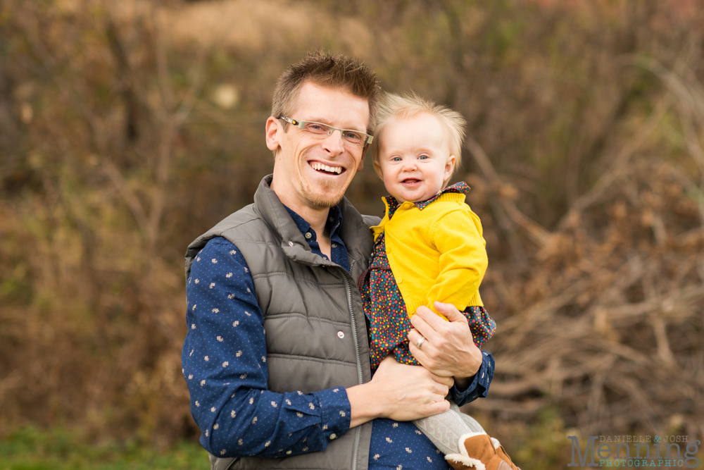 The Roth Family Session - Medina, Ohio - Rustic-Country Family Photos - Nathan & Amanda Photography - Youngstown, Ohio Family Photographers_0002