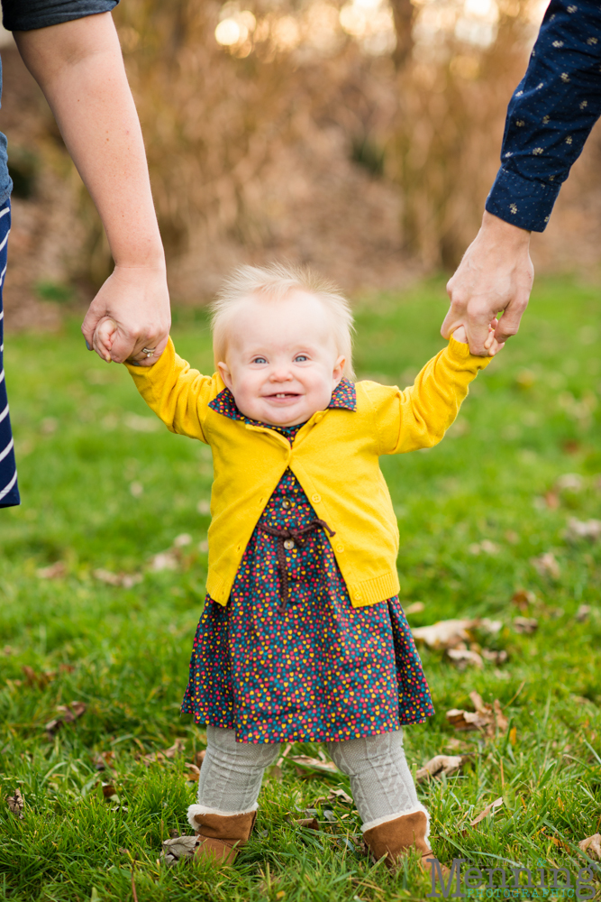 The Roth Family Session - Medina, Ohio - Rustic-Country Family Photos - Nathan & Amanda Photography - Youngstown, Ohio Family Photographers_0008