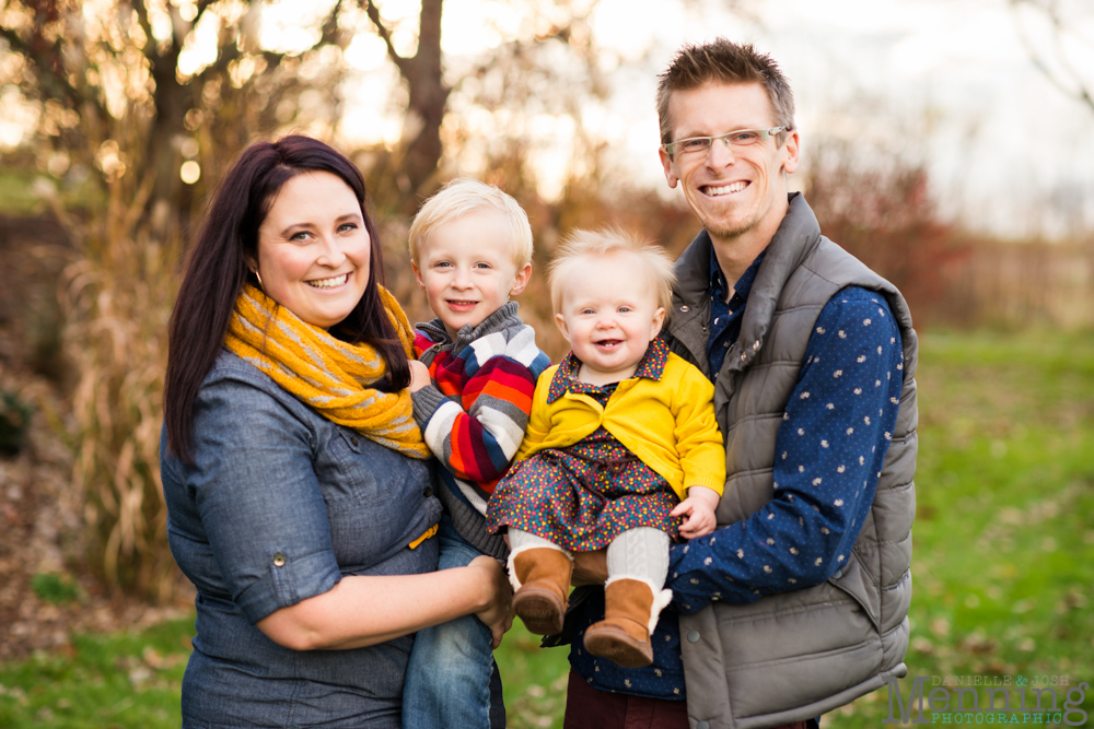 The Roth Family Session - Medina, Ohio - Rustic-Country Family Photos - Nathan & Amanda Photography - Youngstown, Ohio Family Photographers_0009