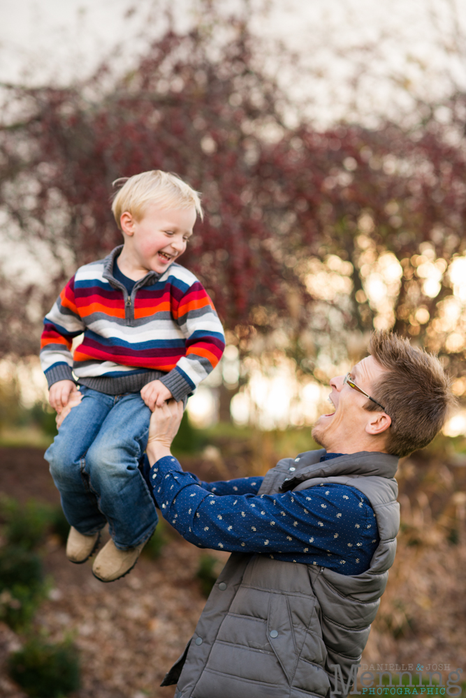 The Roth Family Session - Medina, Ohio - Rustic-Country Family Photos - Nathan & Amanda Photography - Youngstown, Ohio Family Photographers_0011