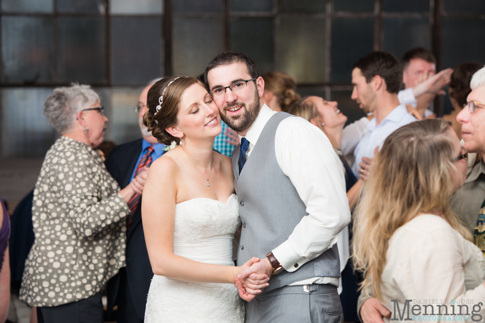 Kelly & Jon Wedding - West Park United Church of Christ - Lake Erie Building - Cleveland, Ohio Photographers_0094