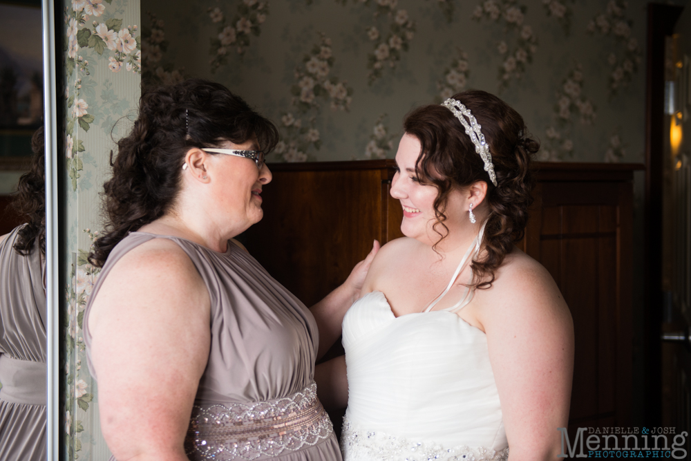 Keri & Shawn - The Links at Firestone Farms - Barn Wedding - Youngstown OH Wedding Photographers_0010