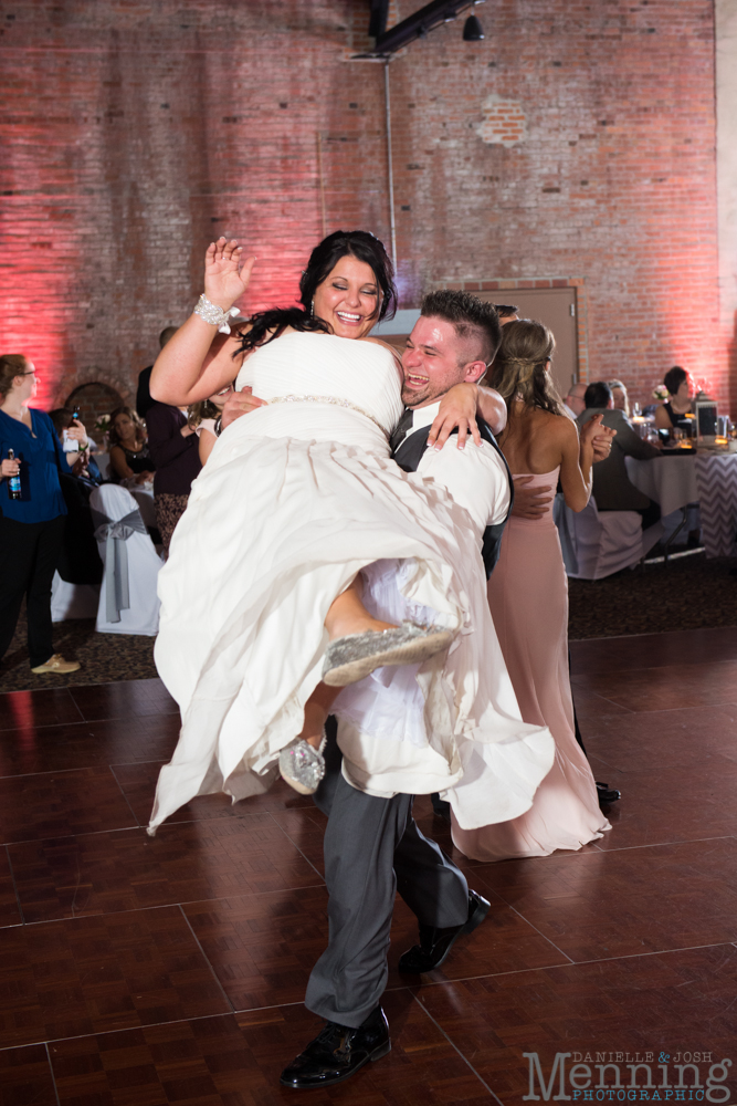 Nicole_Cody_Cleveland-Public-Library_Windows-On-the-River_Cleveland-OH-Wedding-Photography_0088