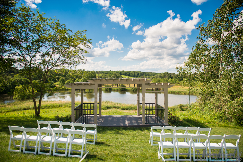 backyard wedding Columbiana Ohio