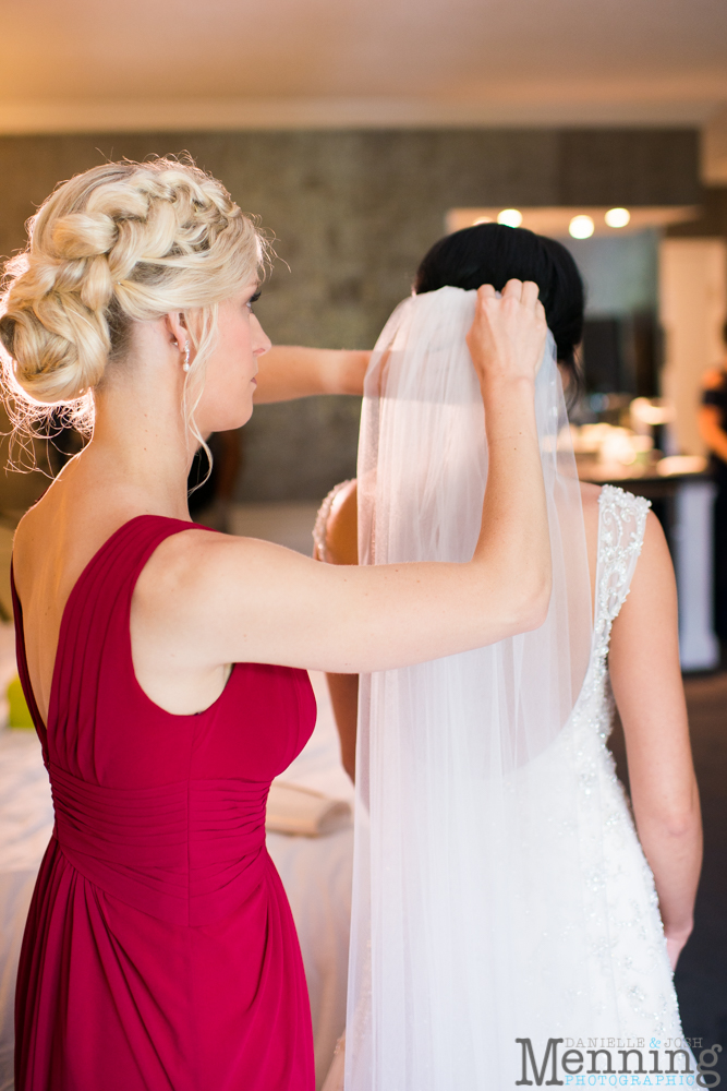 gold and greenery Youngstown wedding