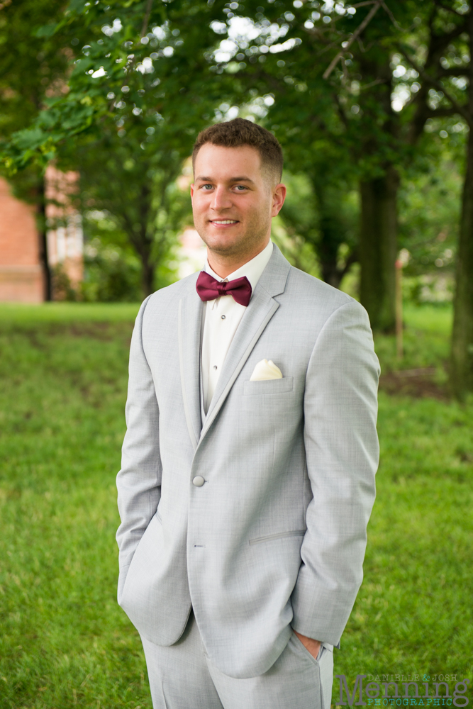 gold and greenery Youngstown wedding