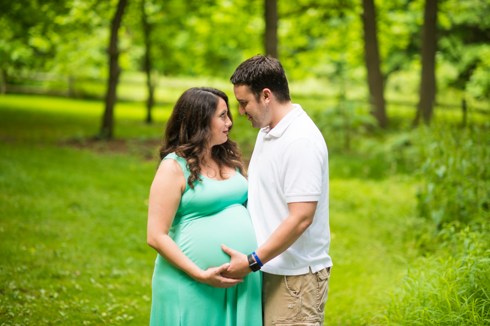 maternity photo session in Mill Creek Park Youngstown Ohio