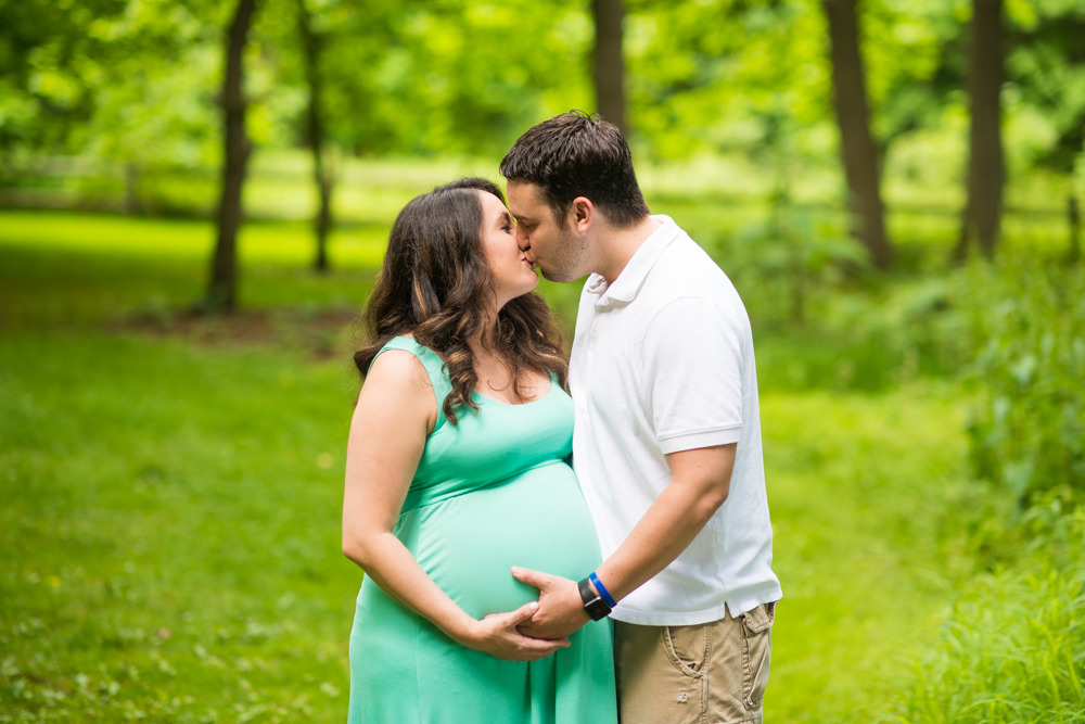 maternity photo session in Mill Creek Park Youngstown Ohio