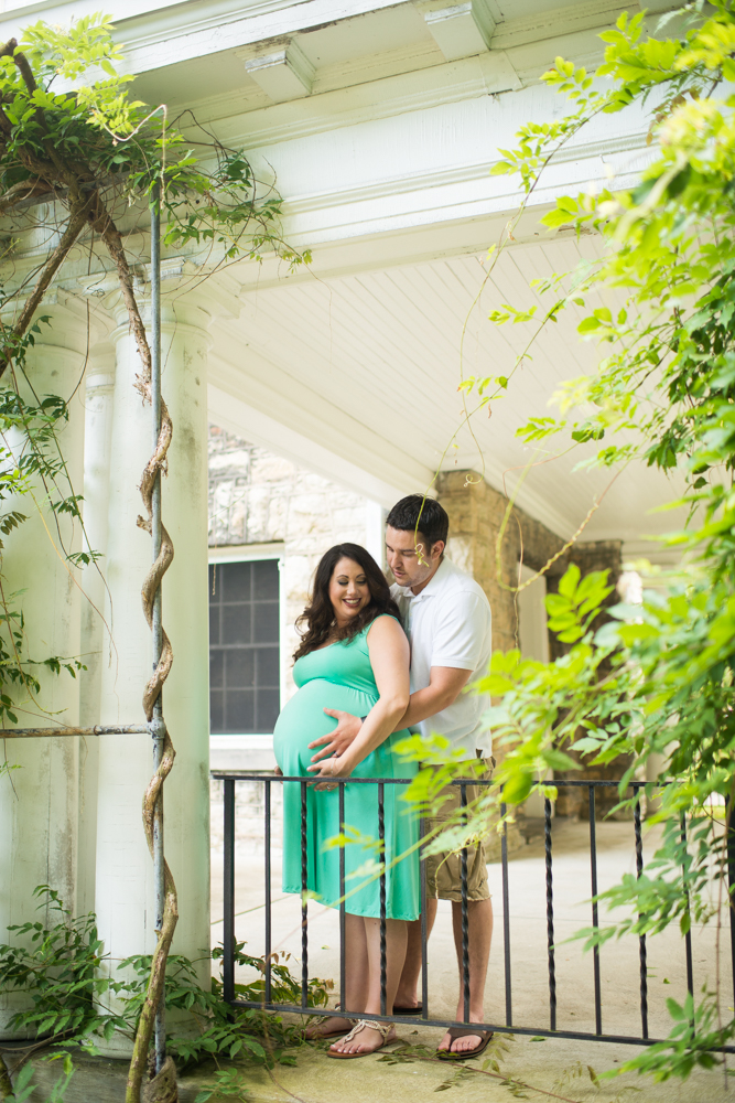 maternity photo session in Mill Creek Park Youngstown Ohio