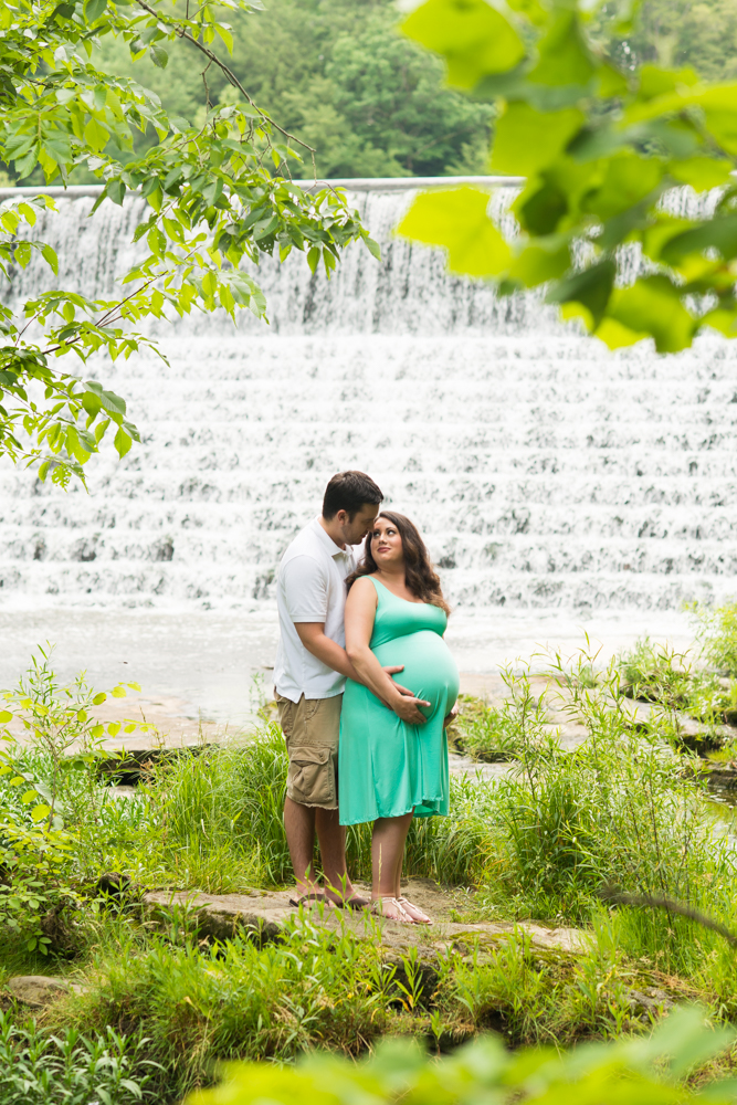 maternity photo session in Mill Creek Park Youngstown Ohio