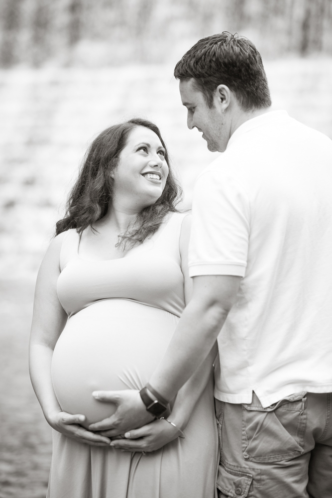 maternity photo session in Mill Creek Park Youngstown Ohio