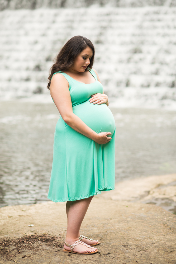 maternity photo session in Mill Creek Park Youngstown Ohio