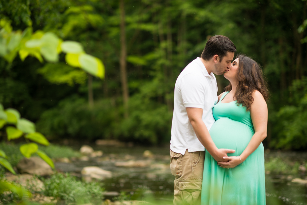 maternity photo session in Mill Creek Park Youngstown Ohio