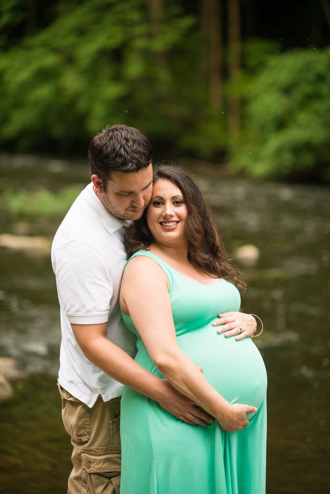 maternity photo session in Mill Creek Park Youngstown Ohio