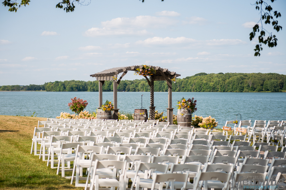 vineyards at pine lake wedding