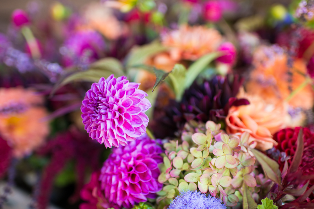 farmhouse blooms wedding flowers