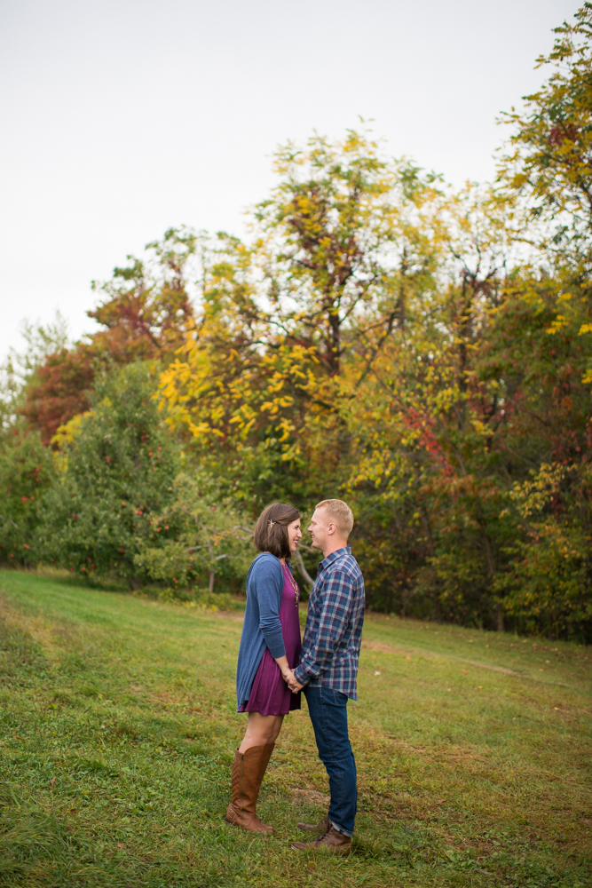 fall apple orchard engagement photos