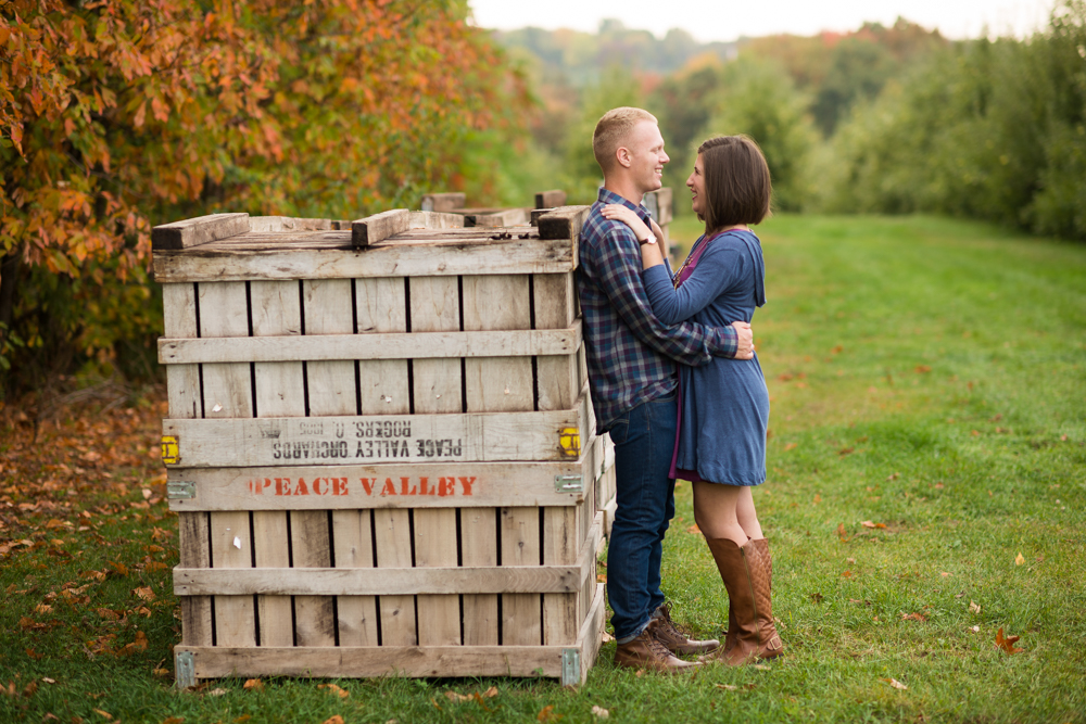 fall apple orchard engagement photos