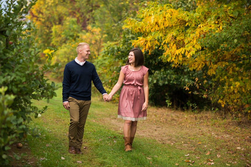 fall apple orchard engagement photos