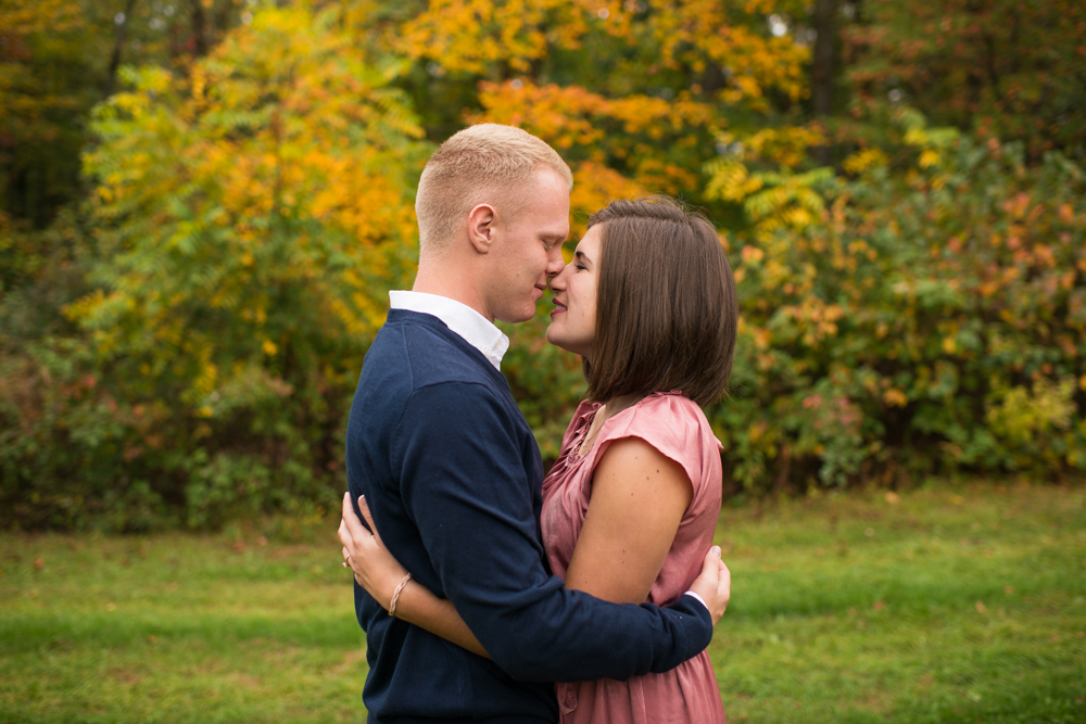 fall apple orchard engagement photos