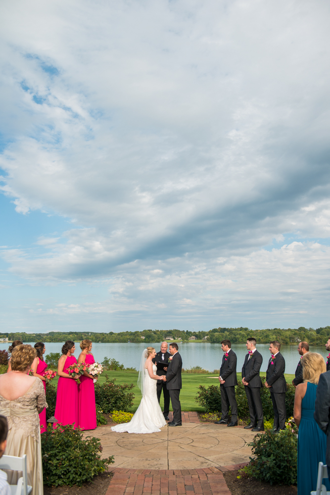 lake club ohio outdoor wedding